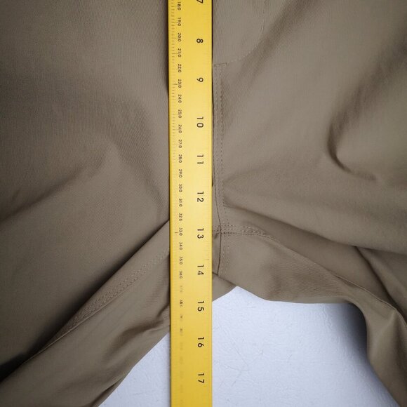 Wind River Men's Size 42/30 Tan Zipper & Button Closure Convertible Pants - Picture 14 of 16